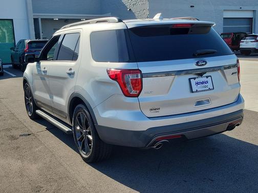 Magnetic Metallic 2017 Ford Explorer XLT