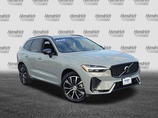 2025 Volvo XC60 B5 Plus