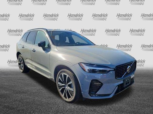 2025 Volvo XC60 B5 Plus