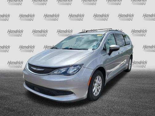 Billet Silver Metallic Clearcoat 2021 Chrysler Voyager LXI