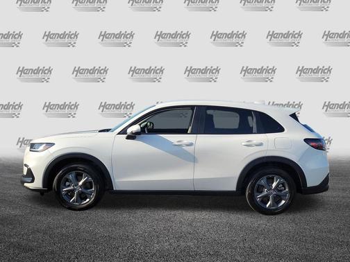 Platinum White Pearl 2026 Honda HR-V LX