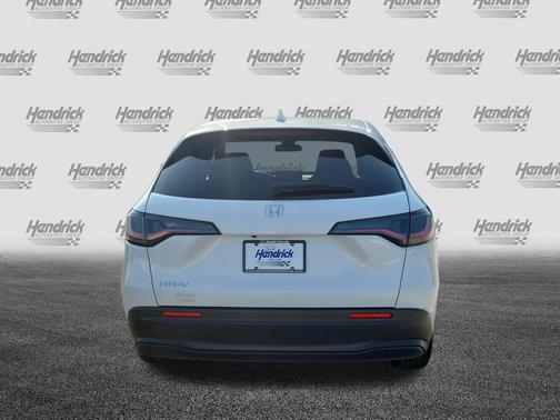 Platinum White Pearl 2026 Honda HR-V LX
