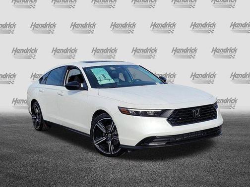 Platinum White Pearl 2026 Honda Accord SE
