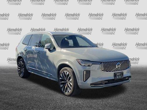 2025 Volvo XC90 B5 Plus 7-Seater