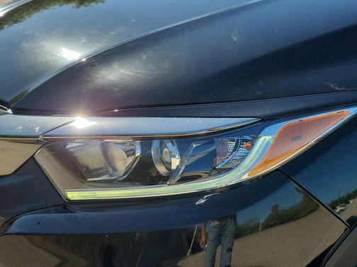 Crystal Black Pearl 2022 Honda HR-V EX