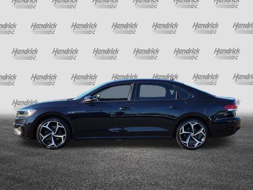 Deep Black Pearl 2020 Volkswagen Passat 2.0T R-Line