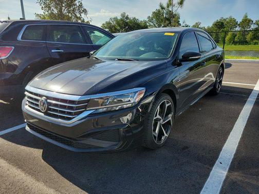 Deep Black Pearl 2020 Volkswagen Passat 2.0T R-Line