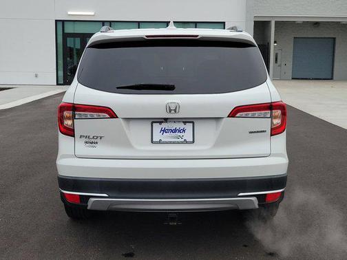 2022 Honda Pilot Touring 8-Passenger