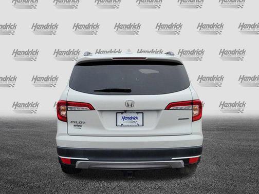 2022 Honda Pilot Touring 8-Passenger