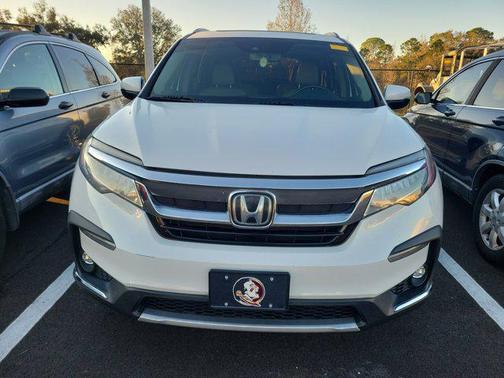 2022 Honda Pilot Touring 8-Passenger