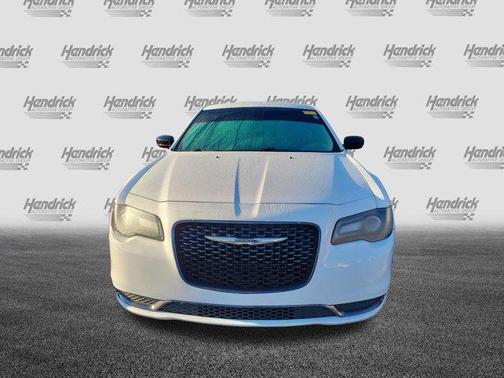 2017 Chrysler 300 Limited