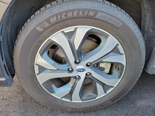 Ice Silver Metallic 2020 Subaru Outback Limited