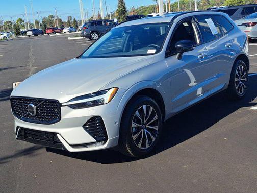 2025 Volvo XC60 B5 Plus