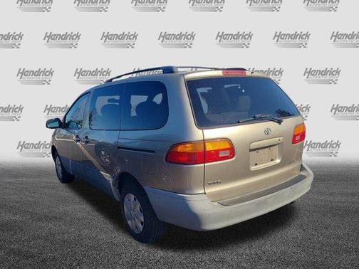 2000 Toyota Sienna LE