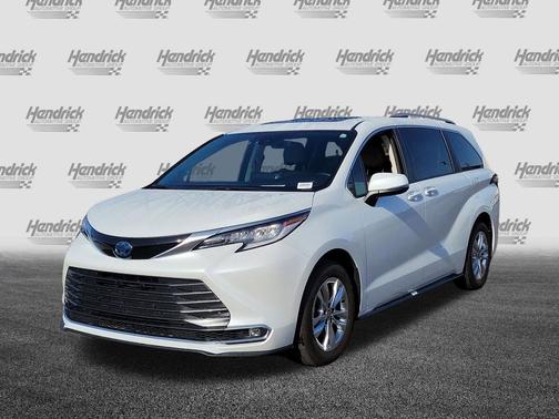 Wind Chill Pearl 2022 Toyota Sienna Limited