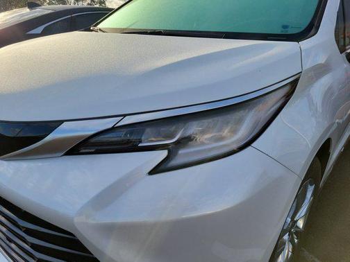 Wind Chill Pearl 2022 Toyota Sienna Limited