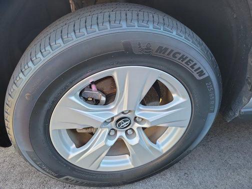 Silver Sky Metallic 2020 Toyota RAV4 XLE