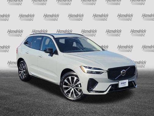 2025 Volvo XC60 B5 Plus