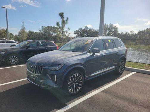 2025 Volvo XC90 B6 Plus 7-Seater