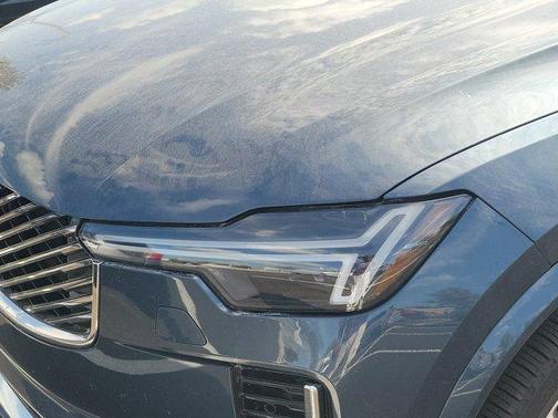 2025 Volvo XC90 B6 Plus 7-Seater