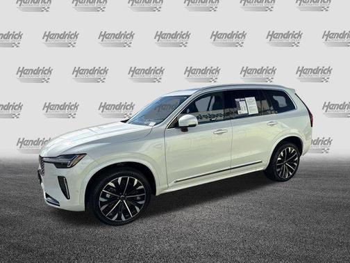 2025 Volvo XC90 B6 Plus 7-Seater