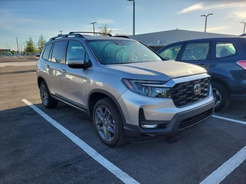 Lunar Silver Metallic 2023 Honda Passport AWD EX-L