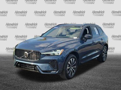 2025 Volvo XC60 B5 Plus