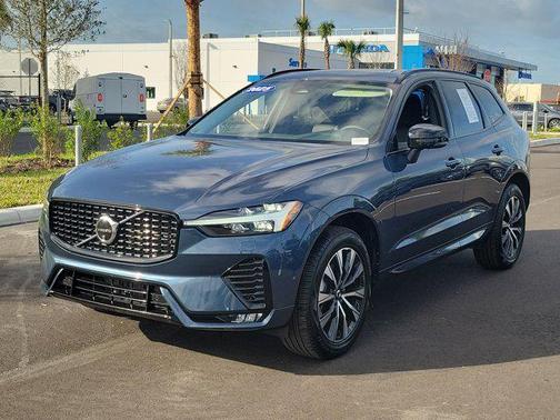 2025 Volvo XC60 B5 Plus