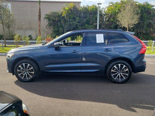 2025 Volvo XC60 B5 Plus