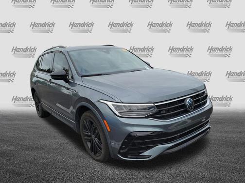 Platinum Gray Metallic 2022 Volkswagen Tiguan 2.0T SE R-Line Black