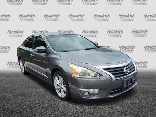 Gun Metallic 2014 Nissan Altima 2.5 SV