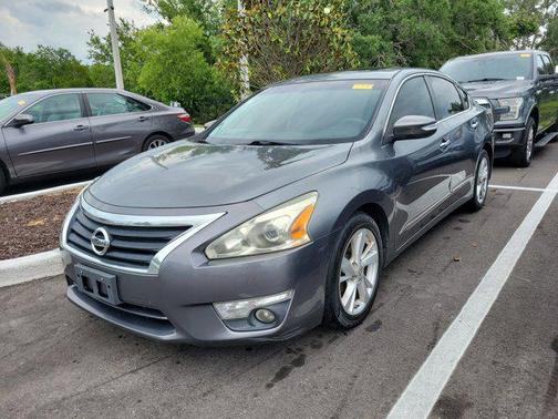 Gun Metallic 2014 Nissan Altima 2.5 SV