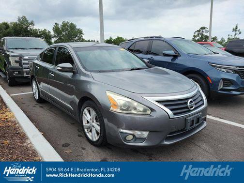 Gun Metallic 2014 Nissan Altima 2.5 SV