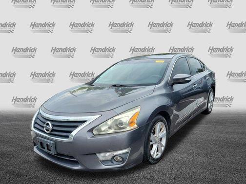 Gun Metallic 2014 Nissan Altima 2.5 SV