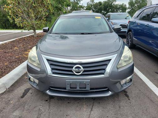 Gun Metallic 2014 Nissan Altima 2.5 SV