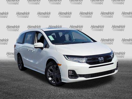Platinum White Pearl 2026 Honda Odyssey Touring