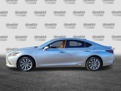 Iridium 2022 Lexus ES 300h Base