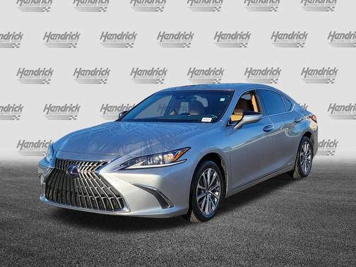 Iridium 2022 Lexus ES 300h Base