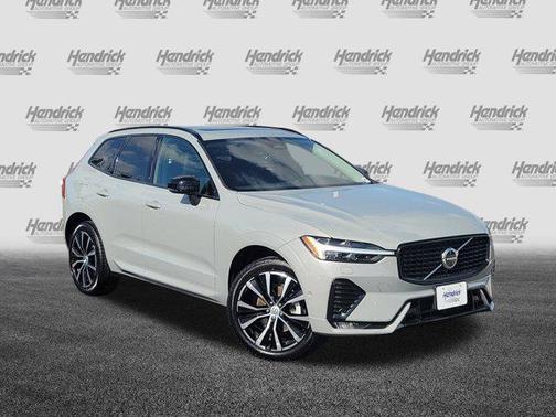 2025 Volvo XC60 B5 Plus