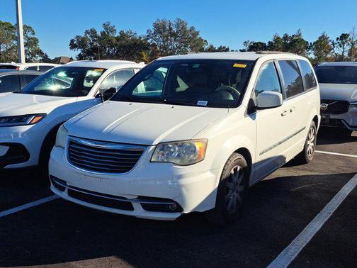 2013 Chrysler Town & Country Touring