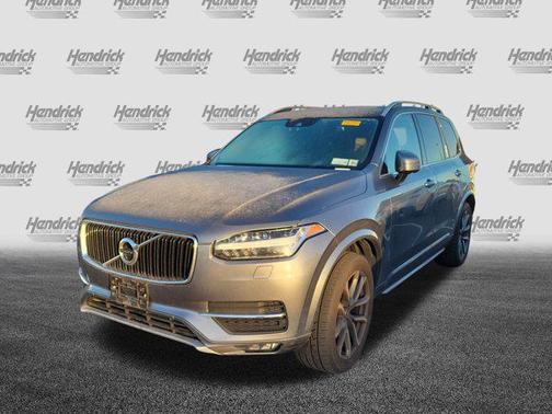 2017 Volvo XC90 T6 Momentum