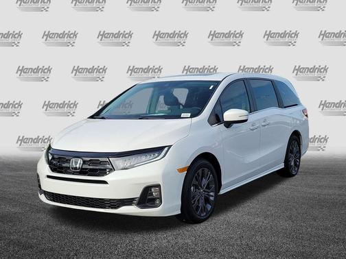 Platinum White Pearl 2026 Honda Odyssey Touring