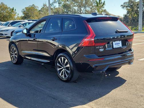 2025 Volvo XC60 B5 Plus