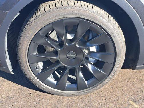 2025 Tesla Model Y Long Range Dual Motor All-Wheel Drive