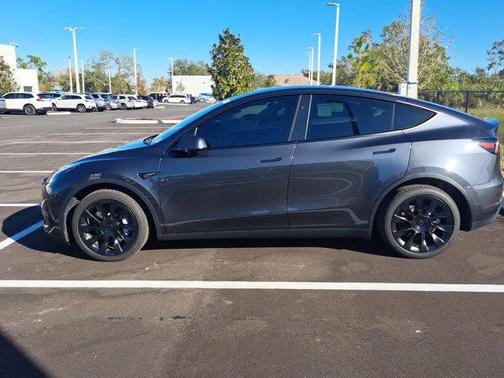2025 Tesla Model Y Long Range Dual Motor All-Wheel Drive