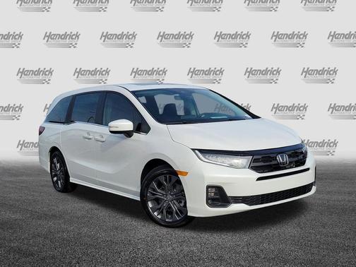 Platinum White Pearl 2026 Honda Odyssey Touring