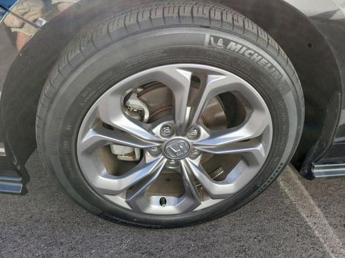Crystal Black Pearl 2024 Honda Accord EX