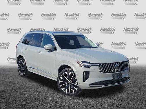 2025 Volvo XC90 B5 Plus 7-Seater