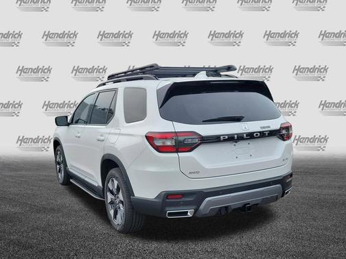 Platinum White Pearl 2026 Honda Pilot Elite