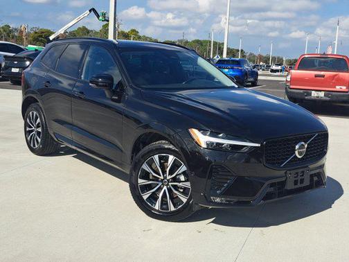 2025 Volvo XC60 B5 Plus